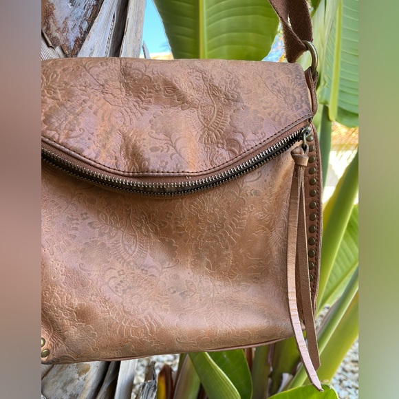 The Sak Leather Studded Tassel Purse Shoulder Bag Bohemian Boho Distressed Cute - Picture 12 of 13